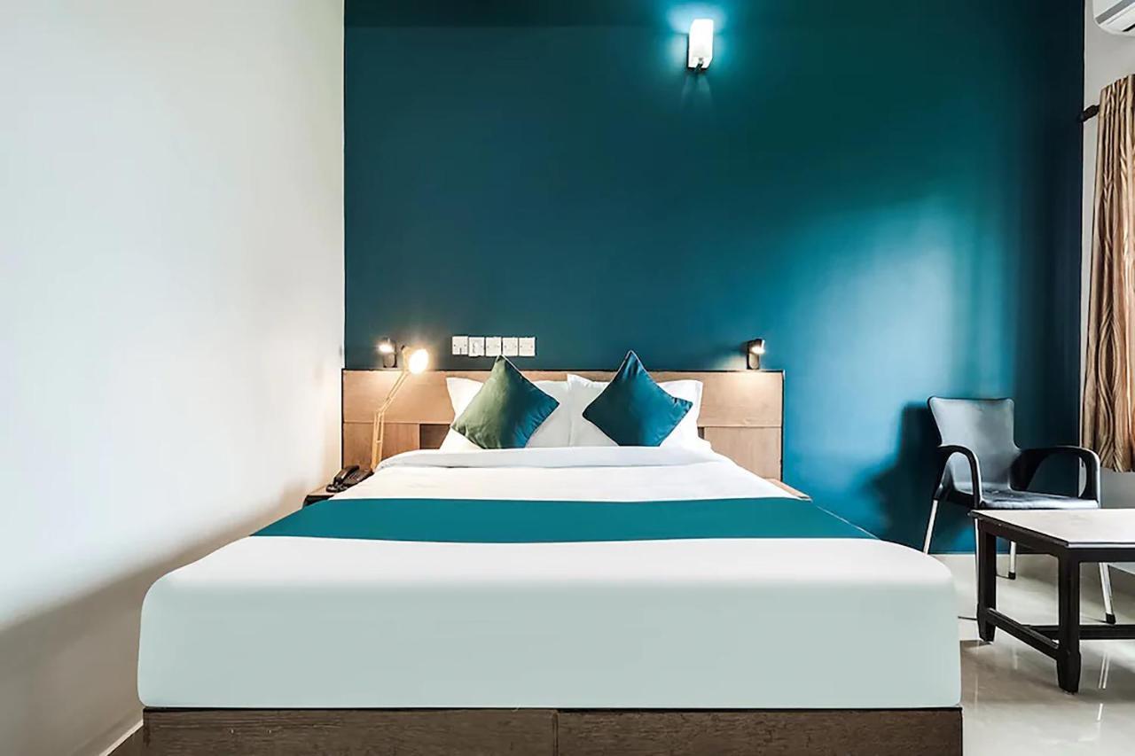 Accadia Residency Hotel Kochi Exterior photo